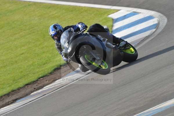 Motorcycle action photographs;donington;donington park leicestershire;donington photographs;event digital images;eventdigitalimages;no limits trackday;peter wileman photography;trackday;trackday digital images;trackday photos