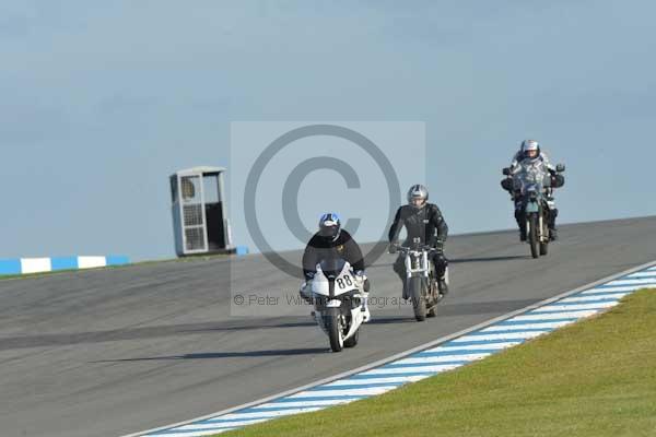 Motorcycle action photographs;donington;donington park leicestershire;donington photographs;event digital images;eventdigitalimages;no limits trackday;peter wileman photography;trackday;trackday digital images;trackday photos