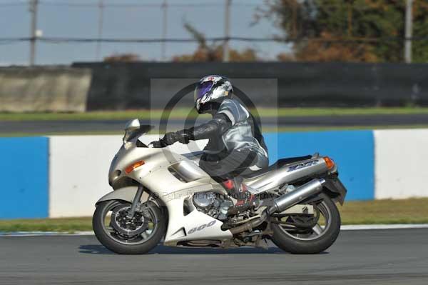 Motorcycle action photographs;donington;donington park leicestershire;donington photographs;event digital images;eventdigitalimages;no limits trackday;peter wileman photography;trackday;trackday digital images;trackday photos