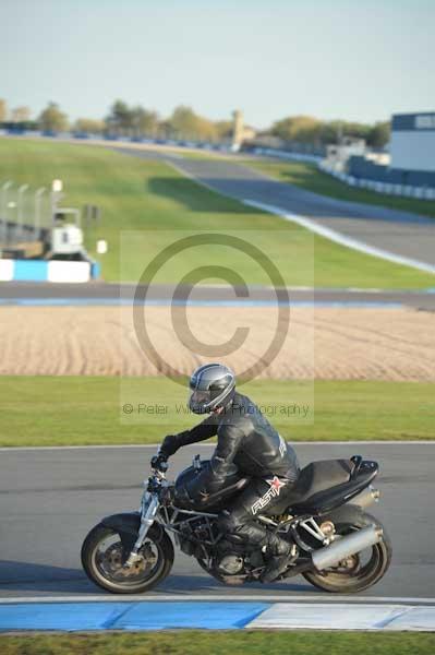 Motorcycle action photographs;donington;donington park leicestershire;donington photographs;event digital images;eventdigitalimages;no limits trackday;peter wileman photography;trackday;trackday digital images;trackday photos