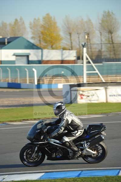 Motorcycle action photographs;donington;donington park leicestershire;donington photographs;event digital images;eventdigitalimages;no limits trackday;peter wileman photography;trackday;trackday digital images;trackday photos