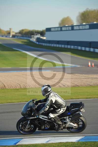 Motorcycle action photographs;donington;donington park leicestershire;donington photographs;event digital images;eventdigitalimages;no limits trackday;peter wileman photography;trackday;trackday digital images;trackday photos