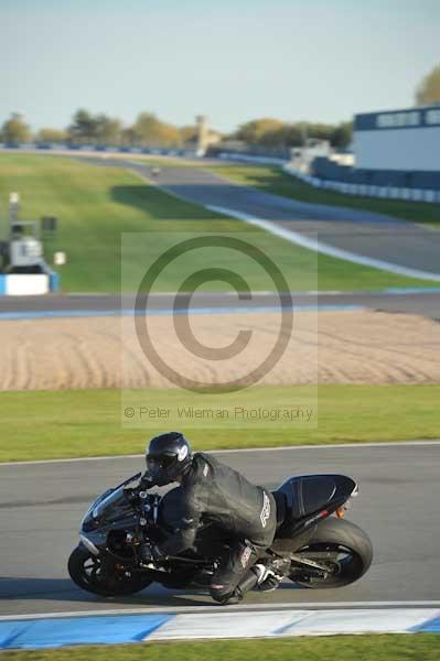 Motorcycle action photographs;donington;donington park leicestershire;donington photographs;event digital images;eventdigitalimages;no limits trackday;peter wileman photography;trackday;trackday digital images;trackday photos