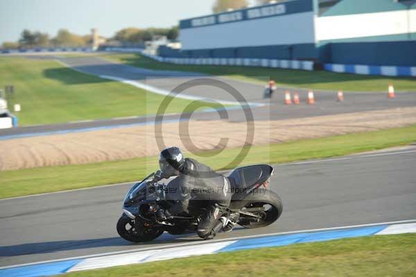 Motorcycle action photographs;donington;donington park leicestershire;donington photographs;event digital images;eventdigitalimages;no limits trackday;peter wileman photography;trackday;trackday digital images;trackday photos