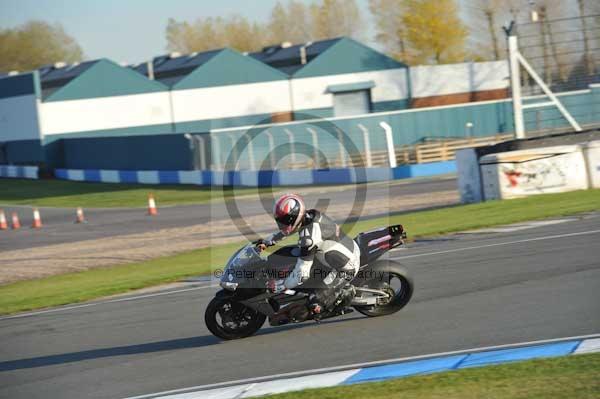 Motorcycle action photographs;donington;donington park leicestershire;donington photographs;event digital images;eventdigitalimages;no limits trackday;peter wileman photography;trackday;trackday digital images;trackday photos