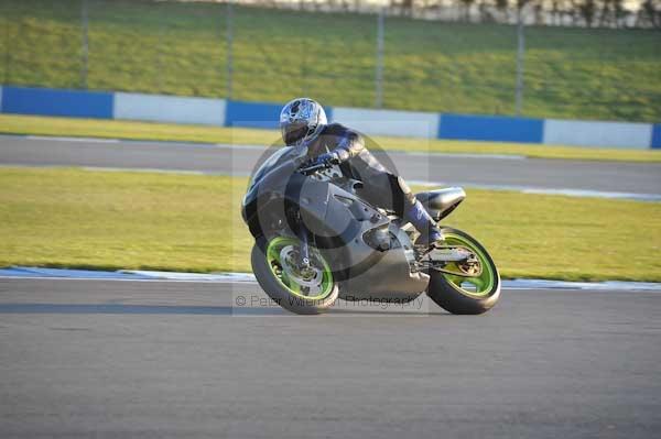 Motorcycle action photographs;donington;donington park leicestershire;donington photographs;event digital images;eventdigitalimages;no limits trackday;peter wileman photography;trackday;trackday digital images;trackday photos