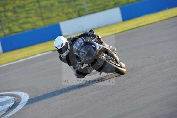 Motorcycle action photographs;donington;donington park leicestershire;donington photographs;event digital images;eventdigitalimages;no limits trackday;peter wileman photography;trackday;trackday digital images;trackday photos