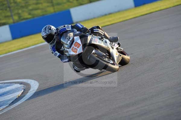 Motorcycle action photographs;donington;donington park leicestershire;donington photographs;event digital images;eventdigitalimages;no limits trackday;peter wileman photography;trackday;trackday digital images;trackday photos