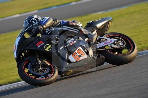 Motorcycle action photographs;donington;donington park leicestershire;donington photographs;event digital images;eventdigitalimages;no limits trackday;peter wileman photography;trackday;trackday digital images;trackday photos