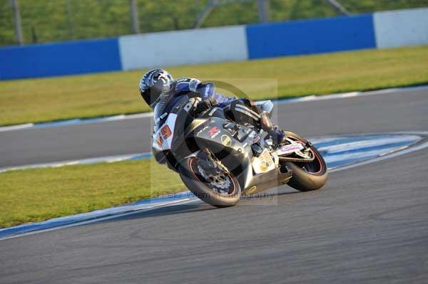 Motorcycle action photographs;donington;donington park leicestershire;donington photographs;event digital images;eventdigitalimages;no limits trackday;peter wileman photography;trackday;trackday digital images;trackday photos