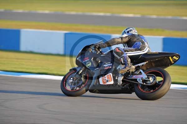 Motorcycle action photographs;donington;donington park leicestershire;donington photographs;event digital images;eventdigitalimages;no limits trackday;peter wileman photography;trackday;trackday digital images;trackday photos