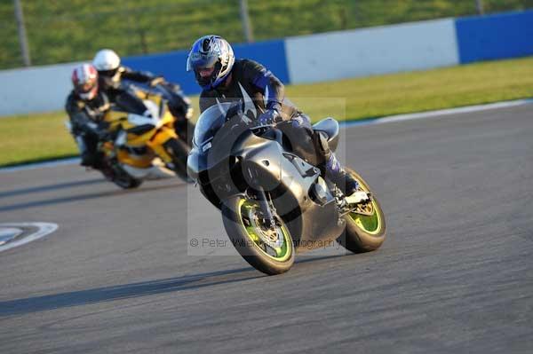 Motorcycle action photographs;donington;donington park leicestershire;donington photographs;event digital images;eventdigitalimages;no limits trackday;peter wileman photography;trackday;trackday digital images;trackday photos