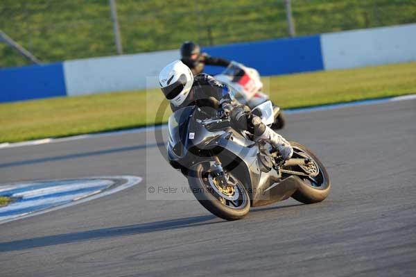 Motorcycle action photographs;donington;donington park leicestershire;donington photographs;event digital images;eventdigitalimages;no limits trackday;peter wileman photography;trackday;trackday digital images;trackday photos