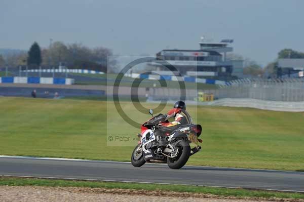 Motorcycle action photographs;donington;donington park leicestershire;donington photographs;event digital images;eventdigitalimages;no limits trackday;peter wileman photography;trackday;trackday digital images;trackday photos