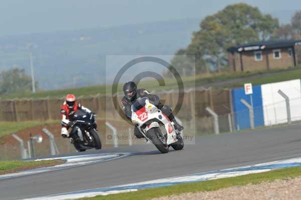 Motorcycle action photographs;donington;donington park leicestershire;donington photographs;event digital images;eventdigitalimages;no limits trackday;peter wileman photography;trackday;trackday digital images;trackday photos