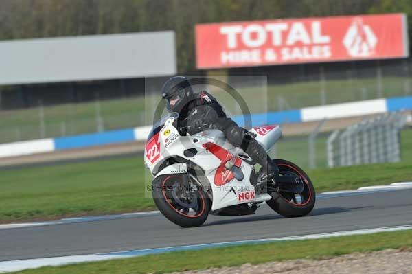 Motorcycle action photographs;donington;donington park leicestershire;donington photographs;event digital images;eventdigitalimages;no limits trackday;peter wileman photography;trackday;trackday digital images;trackday photos