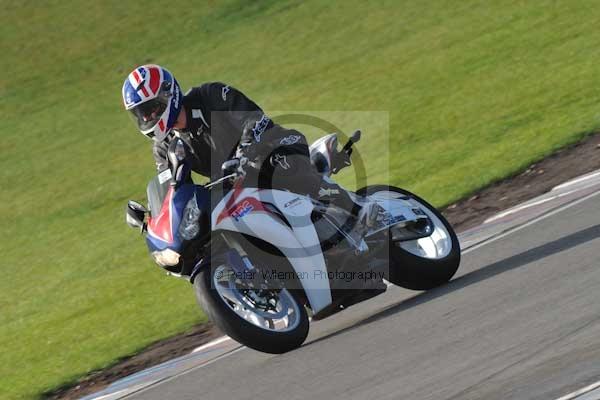 Motorcycle action photographs;donington;donington park leicestershire;donington photographs;event digital images;eventdigitalimages;no limits trackday;peter wileman photography;trackday;trackday digital images;trackday photos