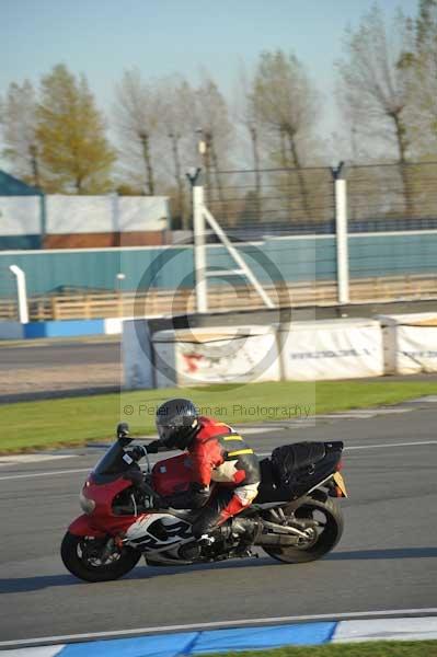 Motorcycle action photographs;donington;donington park leicestershire;donington photographs;event digital images;eventdigitalimages;no limits trackday;peter wileman photography;trackday;trackday digital images;trackday photos