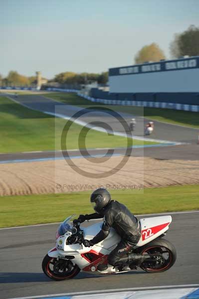 Motorcycle action photographs;donington;donington park leicestershire;donington photographs;event digital images;eventdigitalimages;no limits trackday;peter wileman photography;trackday;trackday digital images;trackday photos