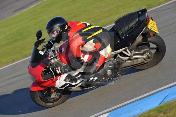 Motorcycle action photographs;donington;donington park leicestershire;donington photographs;event digital images;eventdigitalimages;no limits trackday;peter wileman photography;trackday;trackday digital images;trackday photos