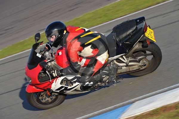 Motorcycle action photographs;donington;donington park leicestershire;donington photographs;event digital images;eventdigitalimages;no limits trackday;peter wileman photography;trackday;trackday digital images;trackday photos