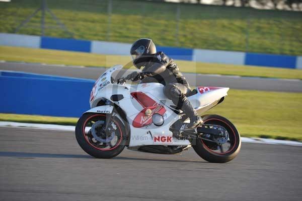 Motorcycle action photographs;donington;donington park leicestershire;donington photographs;event digital images;eventdigitalimages;no limits trackday;peter wileman photography;trackday;trackday digital images;trackday photos