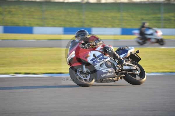 Motorcycle action photographs;donington;donington park leicestershire;donington photographs;event digital images;eventdigitalimages;no limits trackday;peter wileman photography;trackday;trackday digital images;trackday photos