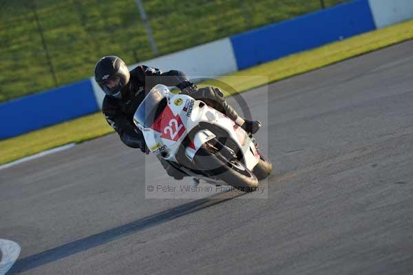 Motorcycle action photographs;donington;donington park leicestershire;donington photographs;event digital images;eventdigitalimages;no limits trackday;peter wileman photography;trackday;trackday digital images;trackday photos