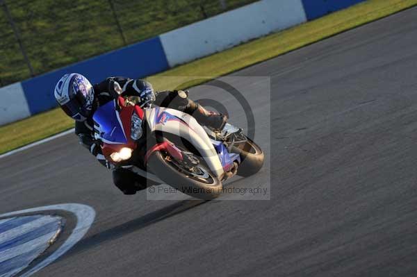 Motorcycle action photographs;donington;donington park leicestershire;donington photographs;event digital images;eventdigitalimages;no limits trackday;peter wileman photography;trackday;trackday digital images;trackday photos