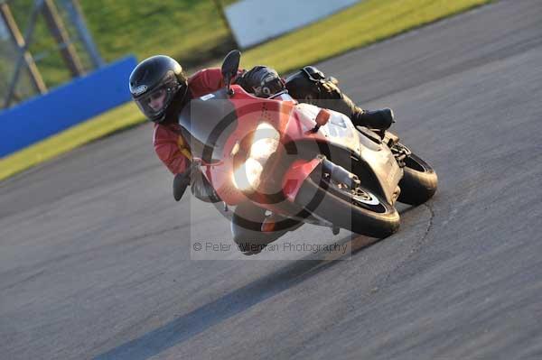 Motorcycle action photographs;donington;donington park leicestershire;donington photographs;event digital images;eventdigitalimages;no limits trackday;peter wileman photography;trackday;trackday digital images;trackday photos