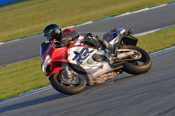 Motorcycle action photographs;donington;donington park leicestershire;donington photographs;event digital images;eventdigitalimages;no limits trackday;peter wileman photography;trackday;trackday digital images;trackday photos