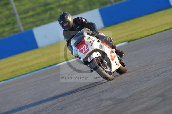 Motorcycle action photographs;donington;donington park leicestershire;donington photographs;event digital images;eventdigitalimages;no limits trackday;peter wileman photography;trackday;trackday digital images;trackday photos