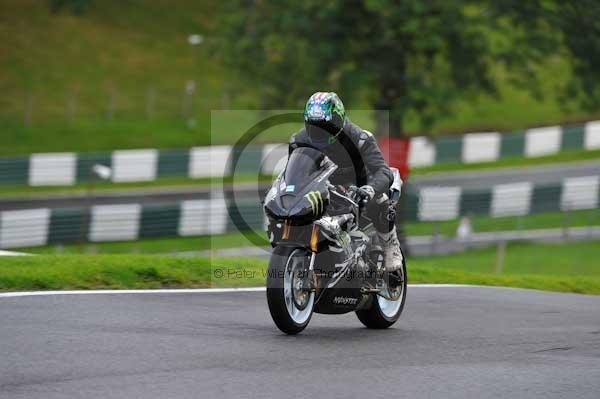 Motorcycle action photographs;cadwell;cadwell park photographs;event digital images;eventdigitalimages;motor racing louth lincolnshire;no limits trackday;peter wileman photography;trackday;trackday digital images;trackday photos