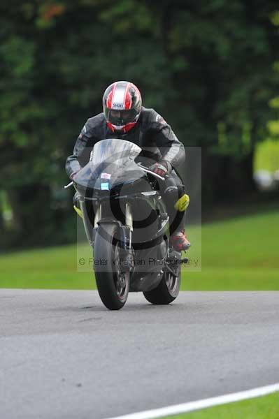 Motorcycle action photographs;cadwell;cadwell park photographs;event digital images;eventdigitalimages;motor racing louth lincolnshire;no limits trackday;peter wileman photography;trackday;trackday digital images;trackday photos