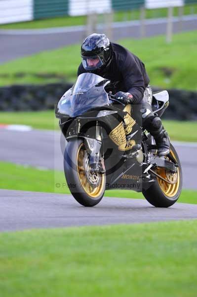 Motorcycle action photographs;cadwell;cadwell park photographs;event digital images;eventdigitalimages;motor racing louth lincolnshire;no limits trackday;peter wileman photography;trackday;trackday digital images;trackday photos