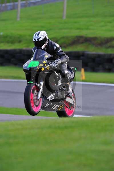 Motorcycle action photographs;cadwell;cadwell park photographs;event digital images;eventdigitalimages;motor racing louth lincolnshire;no limits trackday;peter wileman photography;trackday;trackday digital images;trackday photos