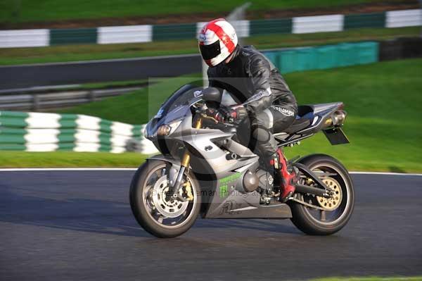 Motorcycle action photographs;cadwell;cadwell park photographs;event digital images;eventdigitalimages;motor racing louth lincolnshire;no limits trackday;peter wileman photography;trackday;trackday digital images;trackday photos