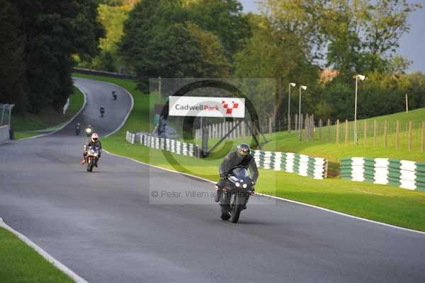 Motorcycle action photographs;cadwell;cadwell park photographs;event digital images;eventdigitalimages;motor racing louth lincolnshire;no limits trackday;peter wileman photography;trackday;trackday digital images;trackday photos