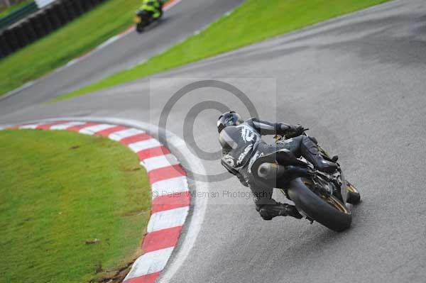 Motorcycle action photographs;cadwell;cadwell park photographs;event digital images;eventdigitalimages;motor racing louth lincolnshire;no limits trackday;peter wileman photography;trackday;trackday digital images;trackday photos