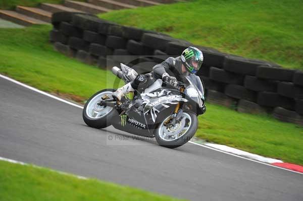 Motorcycle action photographs;cadwell;cadwell park photographs;event digital images;eventdigitalimages;motor racing louth lincolnshire;no limits trackday;peter wileman photography;trackday;trackday digital images;trackday photos