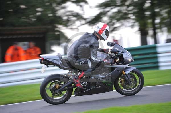 Motorcycle action photographs;cadwell;cadwell park photographs;event digital images;eventdigitalimages;motor racing louth lincolnshire;no limits trackday;peter wileman photography;trackday;trackday digital images;trackday photos