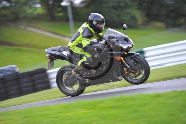 Motorcycle action photographs;cadwell;cadwell park photographs;event digital images;eventdigitalimages;motor racing louth lincolnshire;no limits trackday;peter wileman photography;trackday;trackday digital images;trackday photos