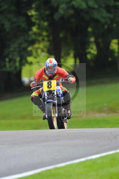 Motorcycle action photographs;cadwell;cadwell park photographs;event digital images;eventdigitalimages;motor racing louth lincolnshire;no limits trackday;peter wileman photography;trackday;trackday digital images;trackday photos