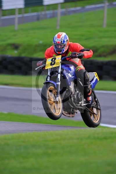 Motorcycle action photographs;cadwell;cadwell park photographs;event digital images;eventdigitalimages;motor racing louth lincolnshire;no limits trackday;peter wileman photography;trackday;trackday digital images;trackday photos