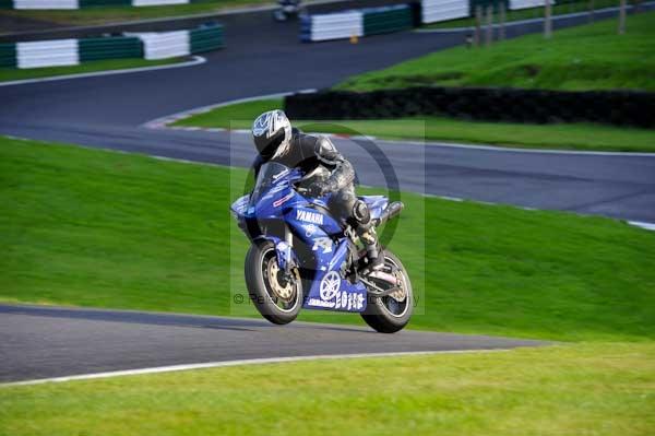 Motorcycle action photographs;cadwell;cadwell park photographs;event digital images;eventdigitalimages;motor racing louth lincolnshire;no limits trackday;peter wileman photography;trackday;trackday digital images;trackday photos