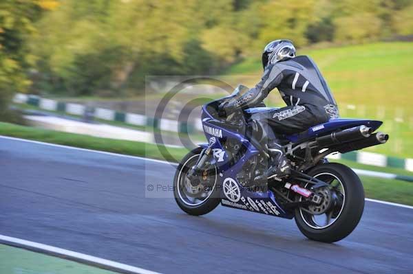 Motorcycle action photographs;cadwell;cadwell park photographs;event digital images;eventdigitalimages;motor racing louth lincolnshire;no limits trackday;peter wileman photography;trackday;trackday digital images;trackday photos