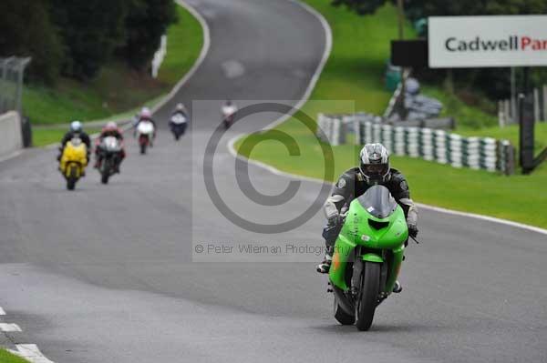 Motorcycle action photographs;cadwell;cadwell park photographs;event digital images;eventdigitalimages;motor racing louth lincolnshire;no limits trackday;peter wileman photography;trackday;trackday digital images;trackday photos