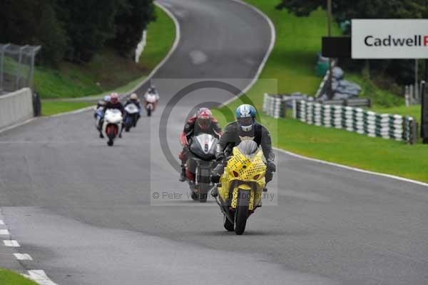 Motorcycle action photographs;cadwell;cadwell park photographs;event digital images;eventdigitalimages;motor racing louth lincolnshire;no limits trackday;peter wileman photography;trackday;trackday digital images;trackday photos