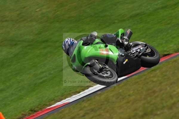 Motorcycle action photographs;cadwell;cadwell park photographs;event digital images;eventdigitalimages;motor racing louth lincolnshire;no limits trackday;peter wileman photography;trackday;trackday digital images;trackday photos