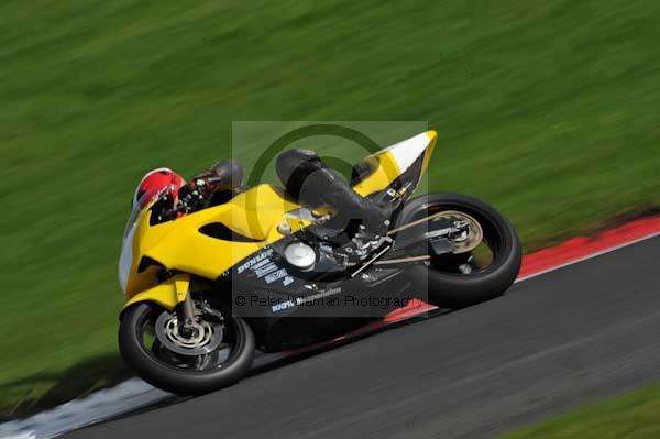 Motorcycle action photographs;cadwell;cadwell park photographs;event digital images;eventdigitalimages;motor racing louth lincolnshire;no limits trackday;peter wileman photography;trackday;trackday digital images;trackday photos